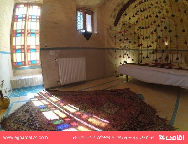 تصویر اقامتگاه بومگردی عمارت هفت رنگ شیراز